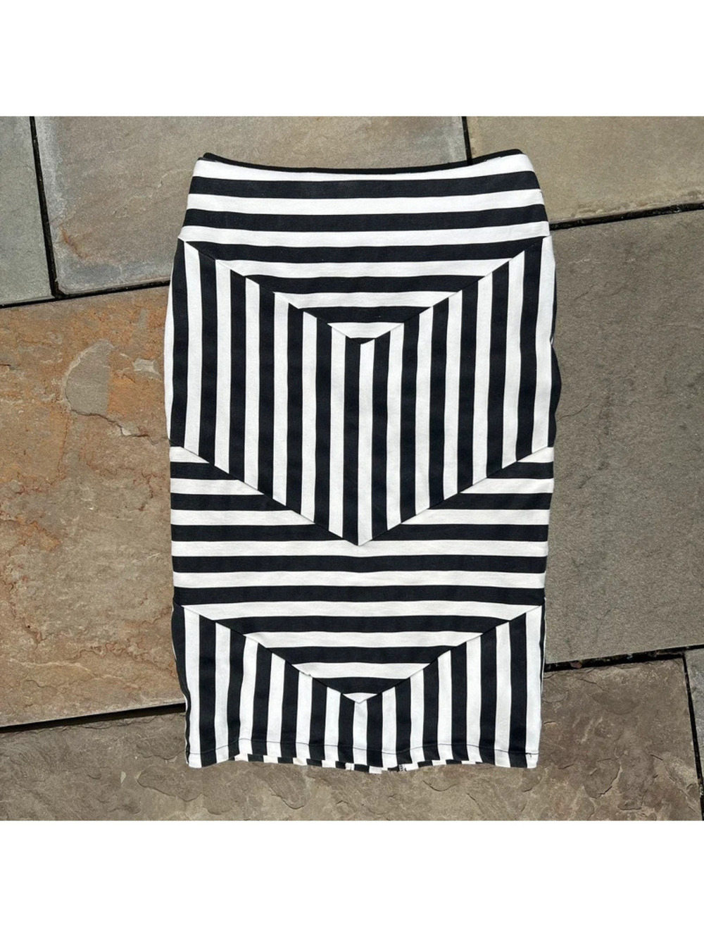Black + White Varied Stripe Design Midi-Skirt
